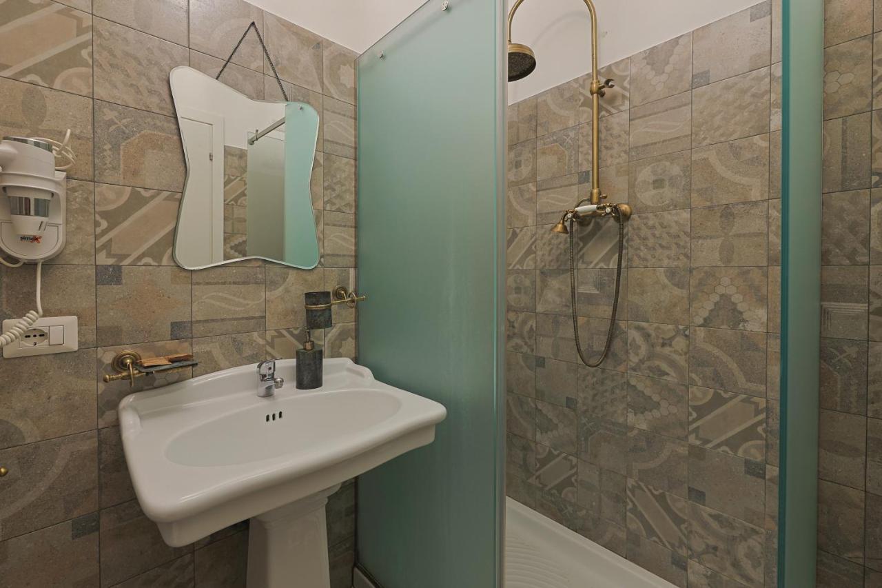 Art House Suites56 Via Del Babuino 56 Rome Exterior photo